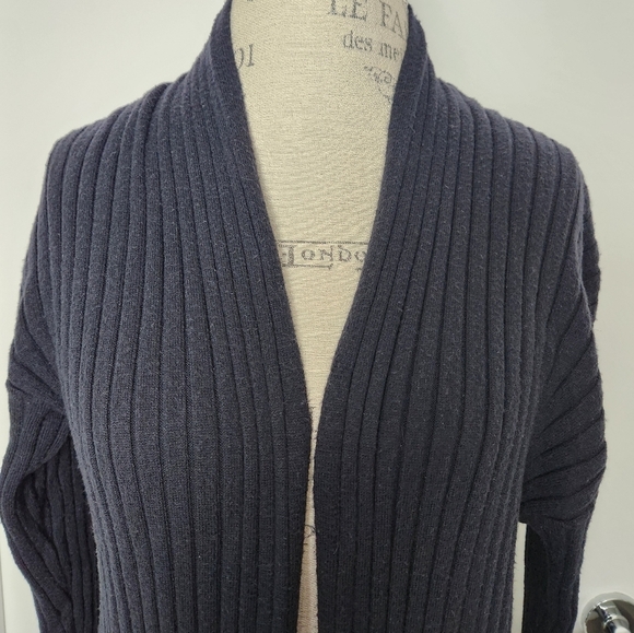 Aritzia Long Black Ribbed Lounge Coat - Picture 6 of 11